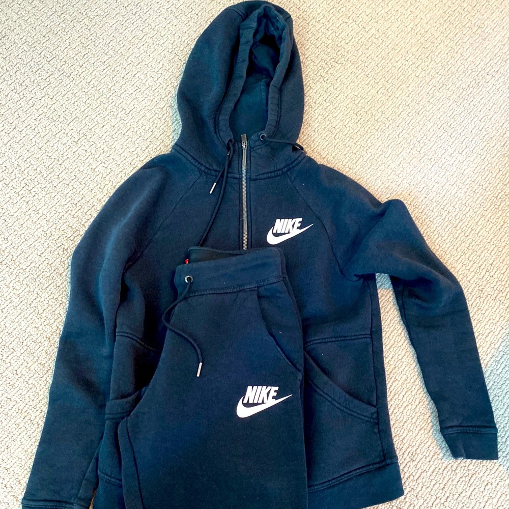 Nike sweatsuit xs
